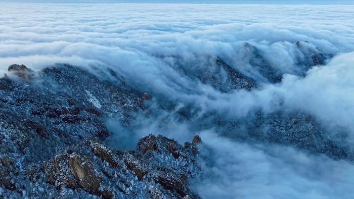 河南堯山：初雪新霽 云?？澙@